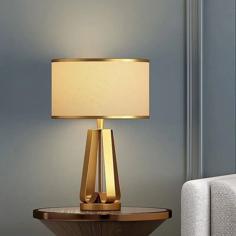22-Inch Geometric Table Lamp with 1 Light in Golden Faux Silk and Brass Luxe