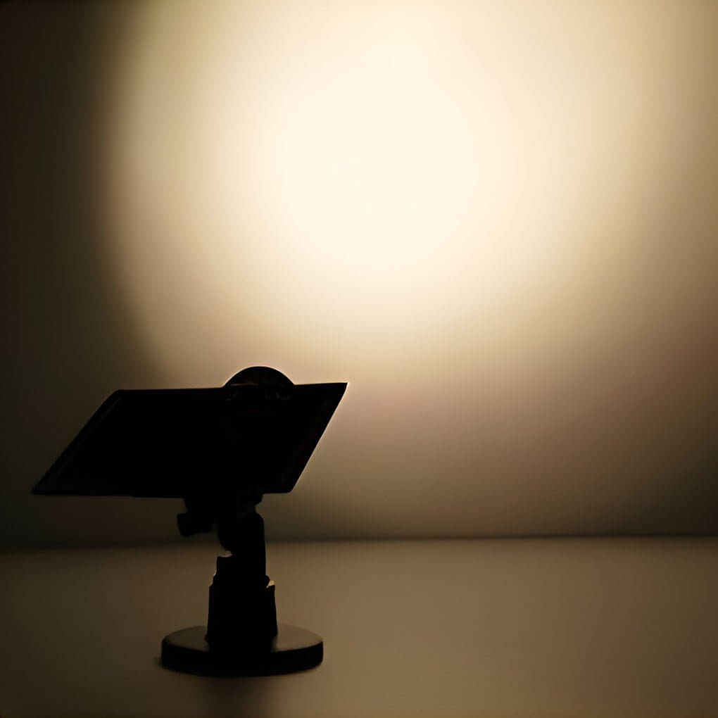 adjustable solar powered outdoor spotlights for tree lighting