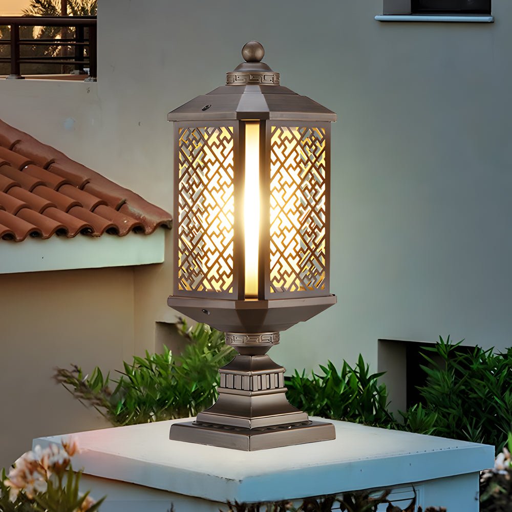 Retro Antique Fence Post Light — Die-Cast Aluminum and Glass, Brass, E27, Hardwired, 6.3" × 17.1"