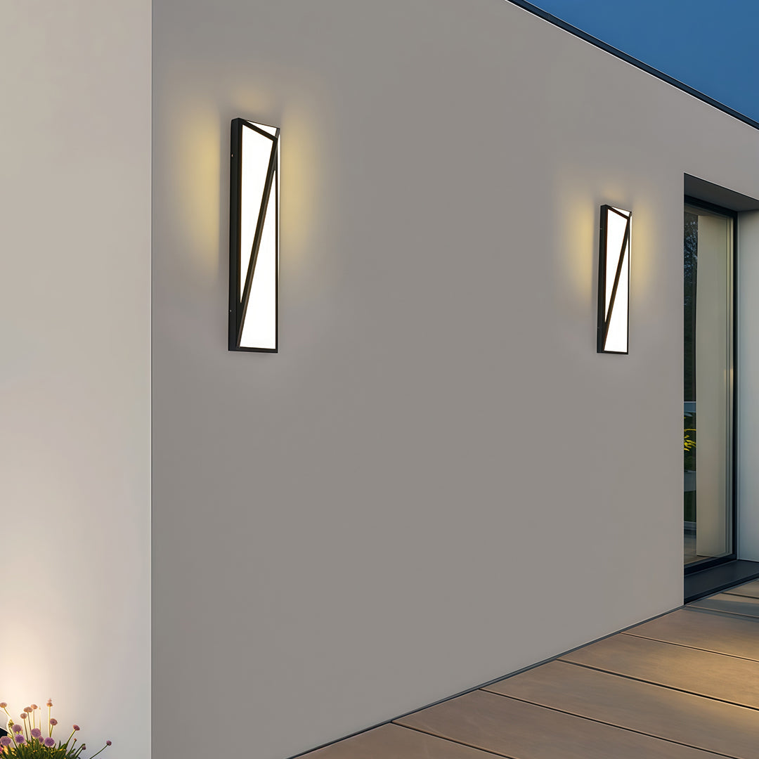 Modern Linear Outdoor Wall Sconce — Black Stainless Steel, Integrated LED, IP54, 8W–18W, 3000K