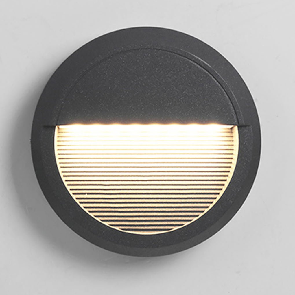 Staircase-Design Outdoor LED Step Light — Die-Cast Aluminum & PC, 8W, IP65 Weatherproof
