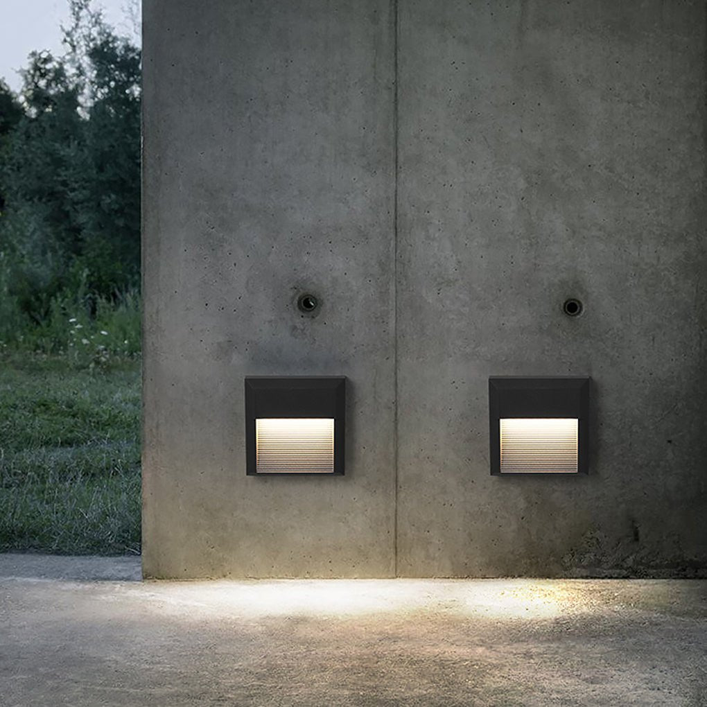 Staircase-Design Outdoor LED Step Light — Die-Cast Aluminum & PC, 8W, IP65 Weatherproof