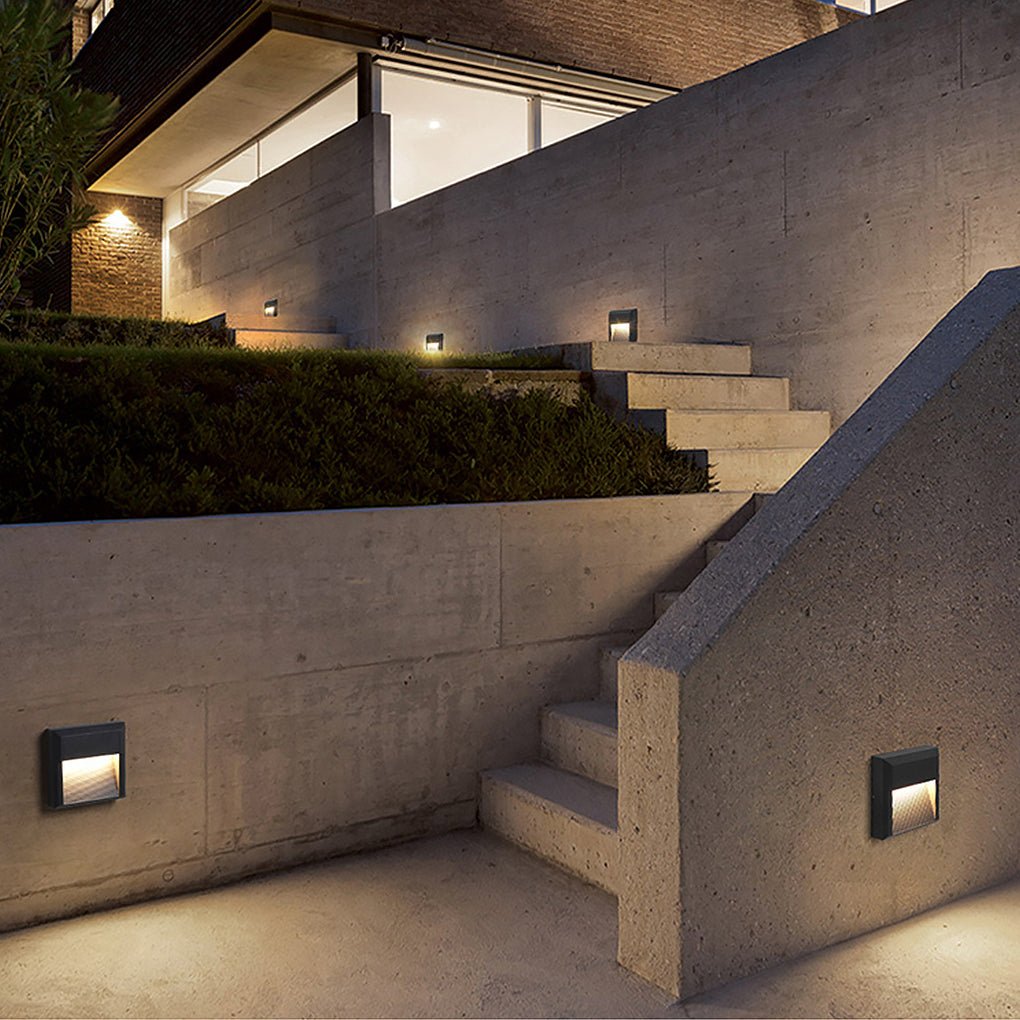 Staircase-Design Outdoor LED Step Light — Die-Cast Aluminum & PC, 8W, IP65 Weatherproof