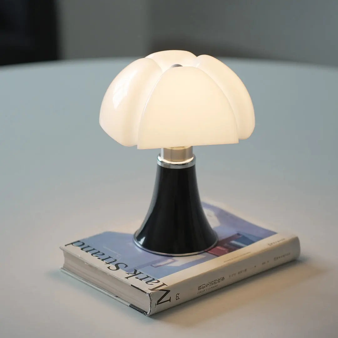 Italian Style Bauhaus Table Lamp - Creative Iron Lighting Luxe