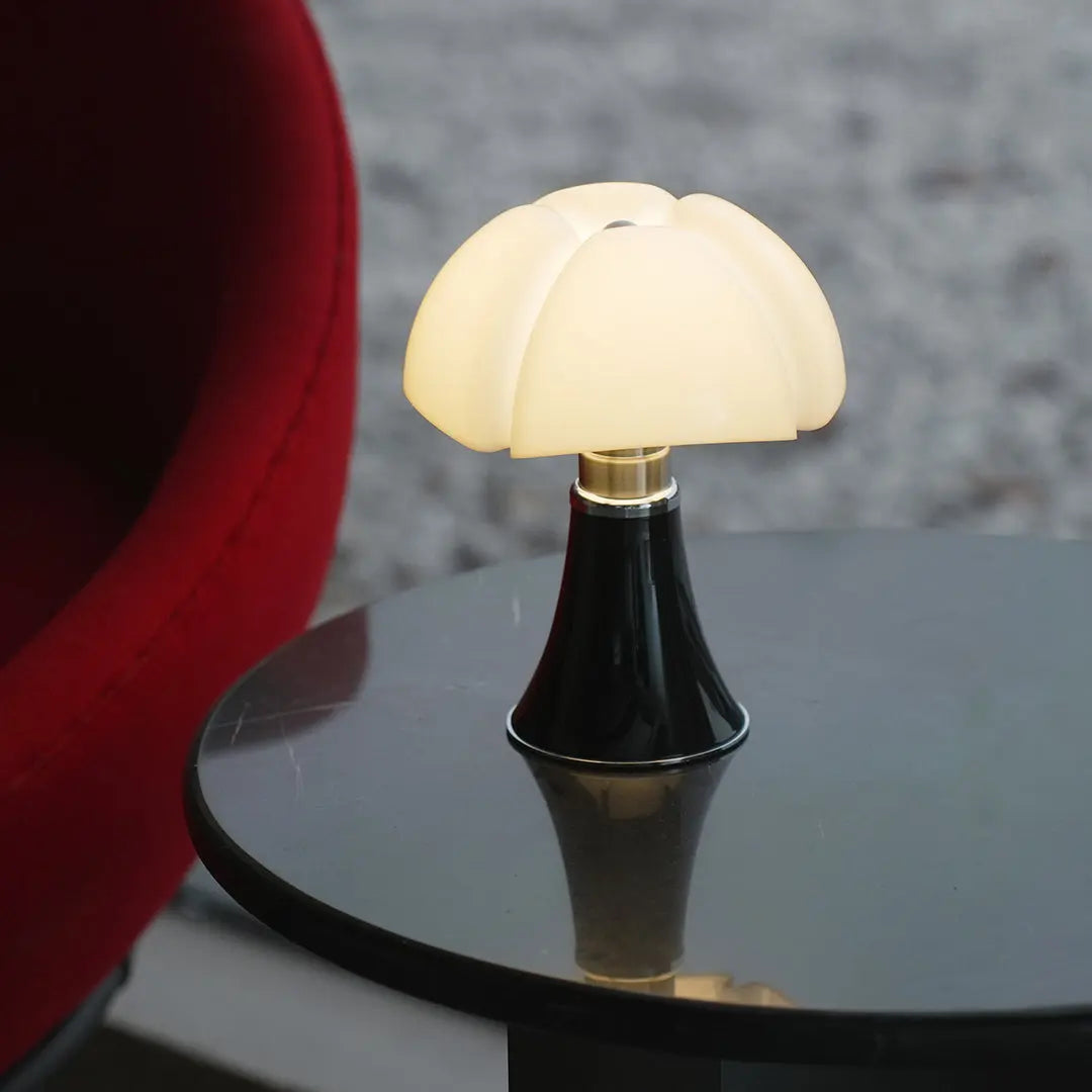 Italian Style Bauhaus Table Lamp - Creative Iron Lighting Luxe