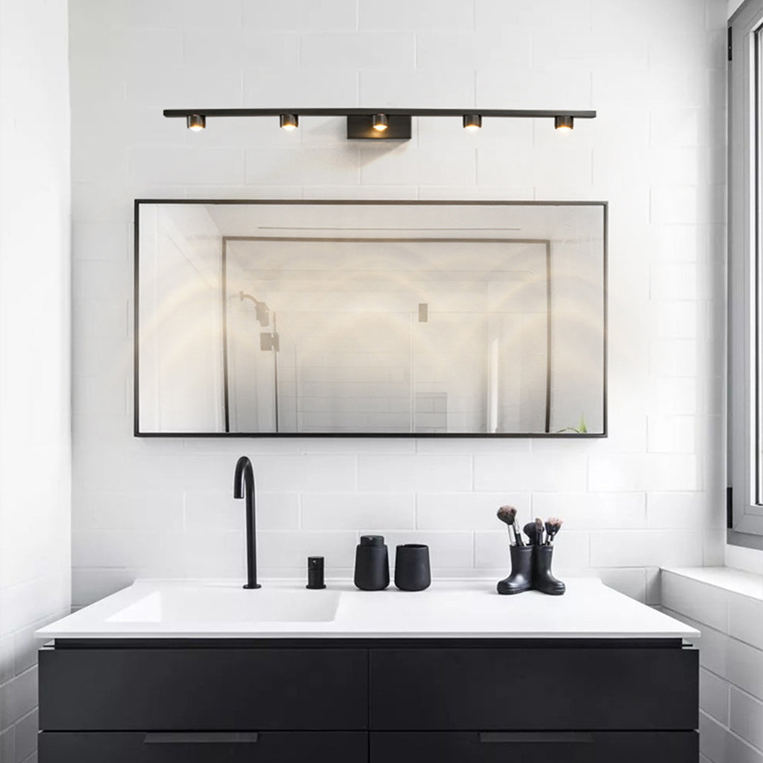 Minimalist Black LED Vanity Light Bar — Copper-Aluminum, Glass Mirror Surface, 3000K, 9W–15W, 40cm–70cm