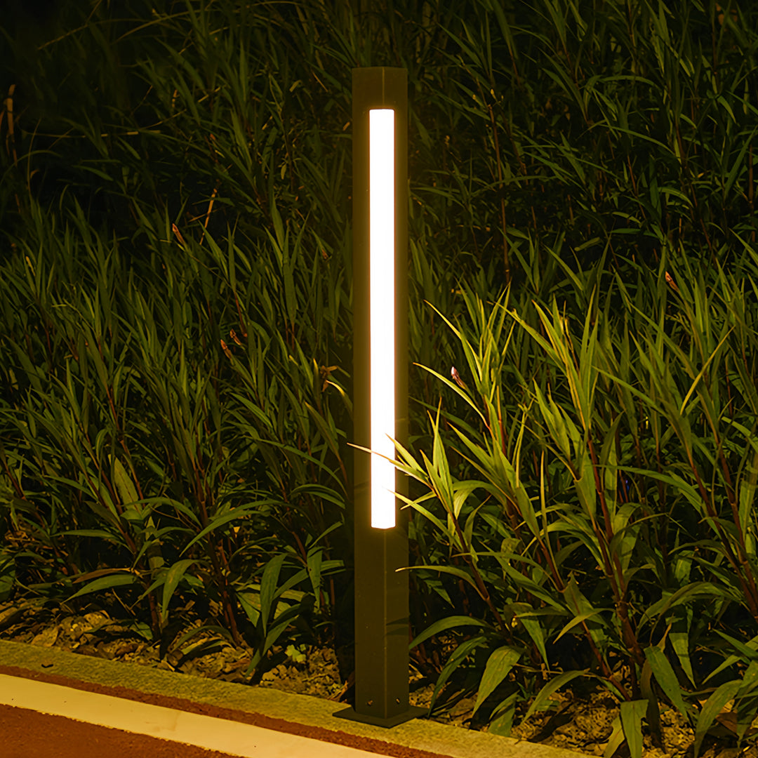 Square Outdoor Bollard Light — Black Aluminum, 14W LED, IP65, 31.5" Height