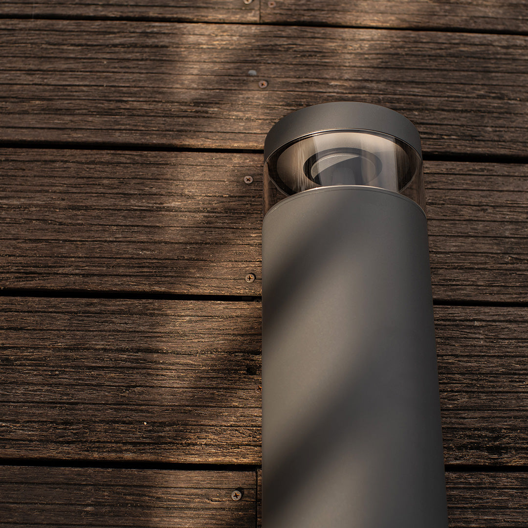 Minimalist Cylindrical Outdoor Bollard Path Light — Sand-Gray Aluminum, LED 12W, 3000K, IP65 Weatherproof