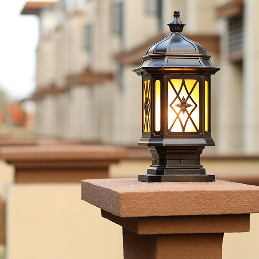 Lantern-Style Outdoor Pillar Light — Die-Cast Aluminum, Frosted Glass, E27, IP23 Weatherproof