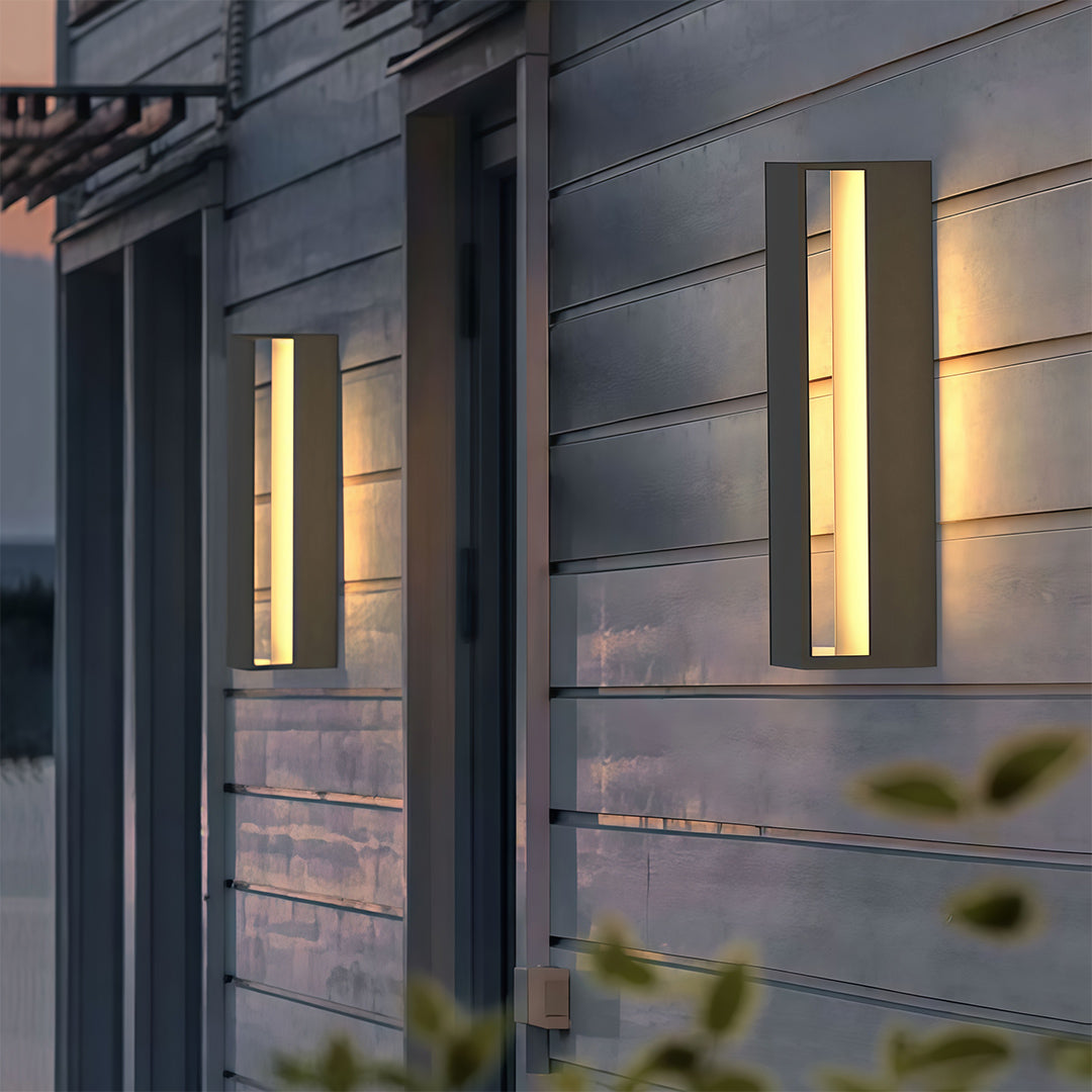 Modern Linear Outdoor Wall Sconce — Black Stainless Steel, 6W LED, IP65 Weatherproof