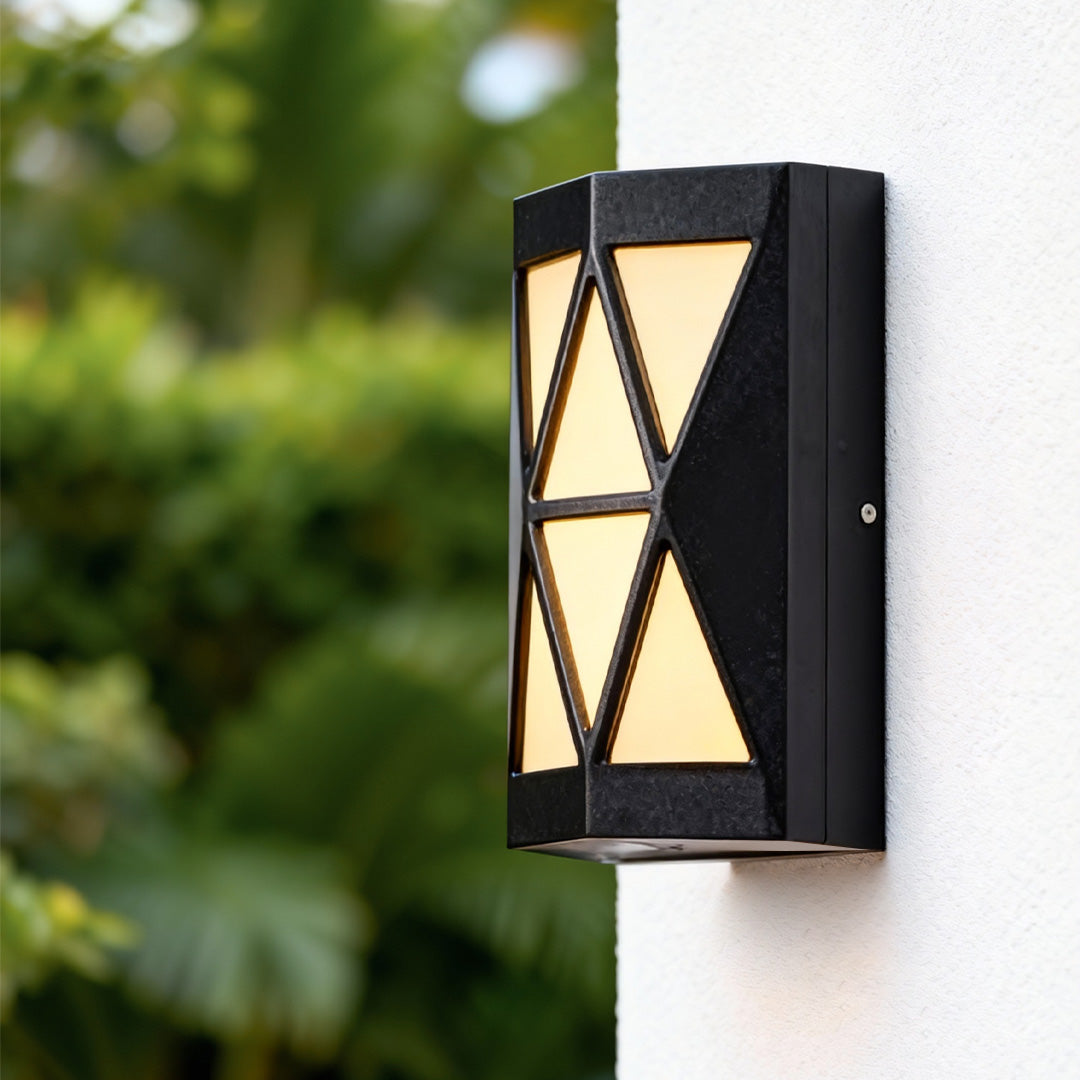 Minimalist Outdoor Wall Sconce — Black Aluminum, Acrylic Shade, LED 12W / 36W, IP54, 3000K Warm White