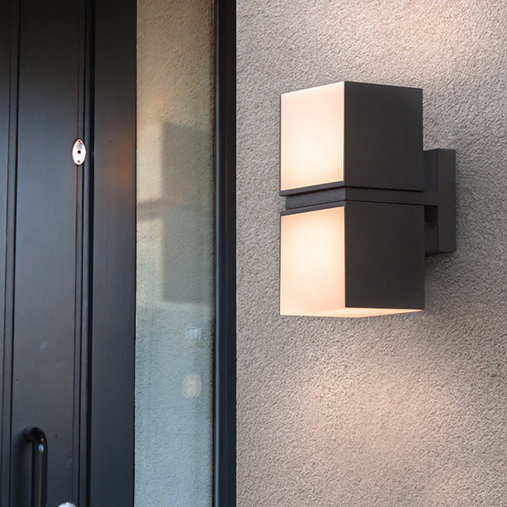Modern Outdoor Wall Sconce — Die-Cast Aluminum, Acrylic, LED 3000K, IP65, 4" × 8.7"