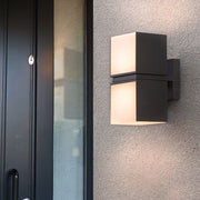 Modern Outdoor Wall Sconce — Die-Cast Aluminum, Acrylic, LED 3000K, IP65, 4" × 8.7"