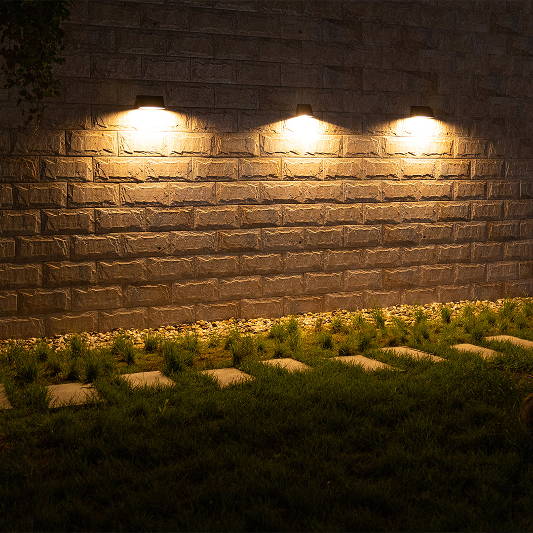 Modern Geometric Outdoor Wall Sconce — Die-Cast Aluminum, 8W OSRAM LED, 3000K, IP65, Hardwired