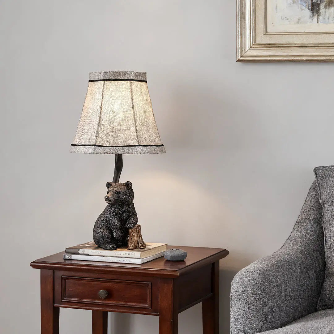 Elegant European-Style Bear Resin Table Lamp - Stylish Decorative Light Luxe