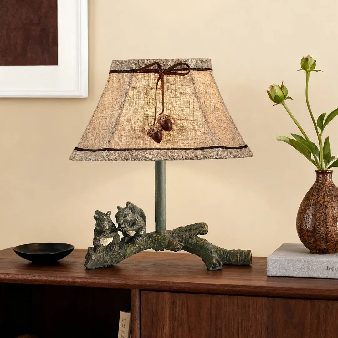 French Style Squirrel Table Lamp - Decorative Resin Light for Atmosphere Luxe