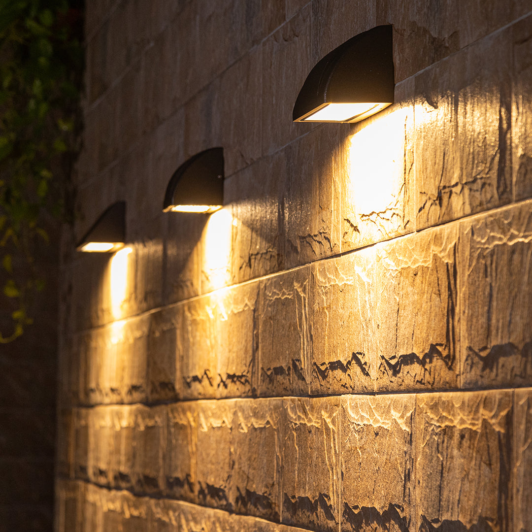 Modern Geometric Outdoor Wall Sconce — Die-Cast Aluminum, 8W OSRAM LED, 3000K, IP65, Hardwired