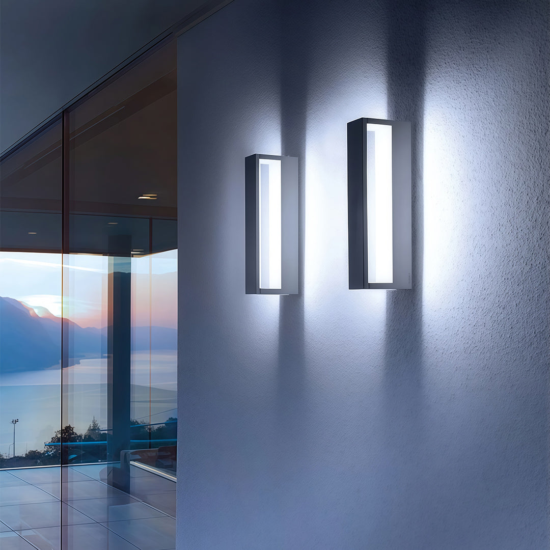 Modern Linear Outdoor Wall Sconce — Black Stainless Steel, 6W LED, IP65 Weatherproof