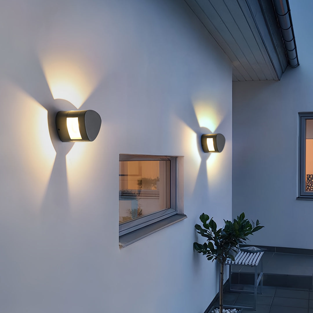 Tri-Directional Outdoor Wall Sconce — Die-Cast Aluminum, 12W LED, IP65, Warm White 3000K