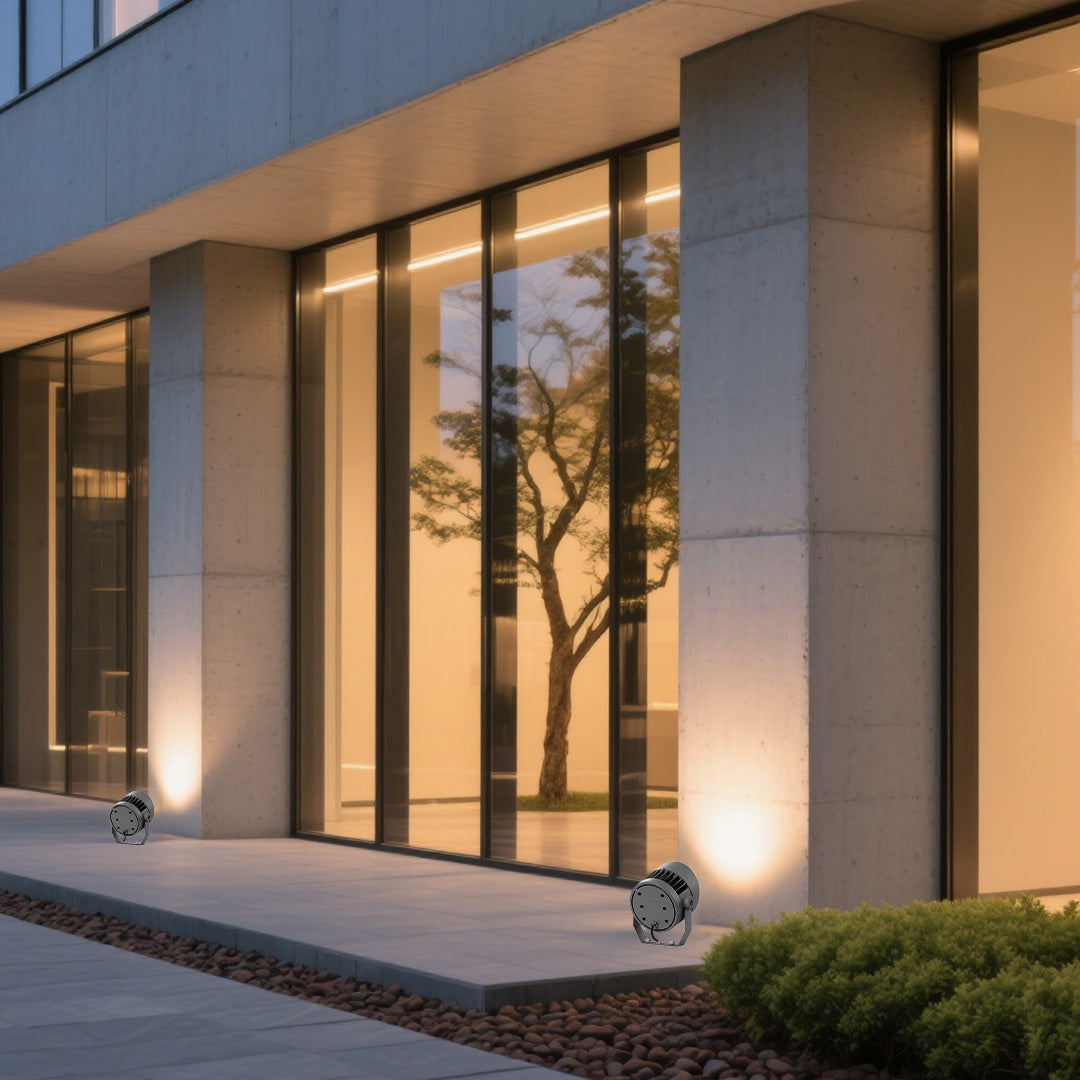 Outdoor LED Landscape Spotlight — Die-Cast Aluminum, DC24V, 18W / 24W / 36W, 3000K, IP65 Weatherproof