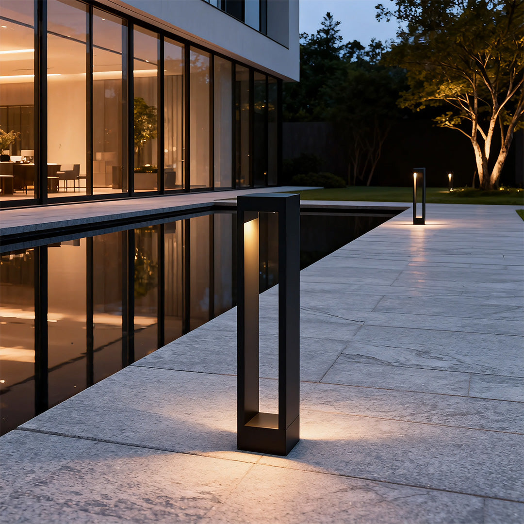 Minimalist Outdoor Bollard Light — Black Aluminum, 10W LED, IP54, Available in 11.8", 23.6", or 31.5"