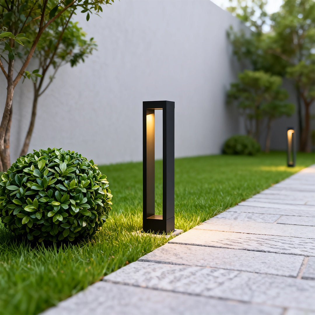 Minimalist Outdoor Bollard Light — Black Aluminum, 10W LED, IP54, Available in 11.8", 23.6", or 31.5"