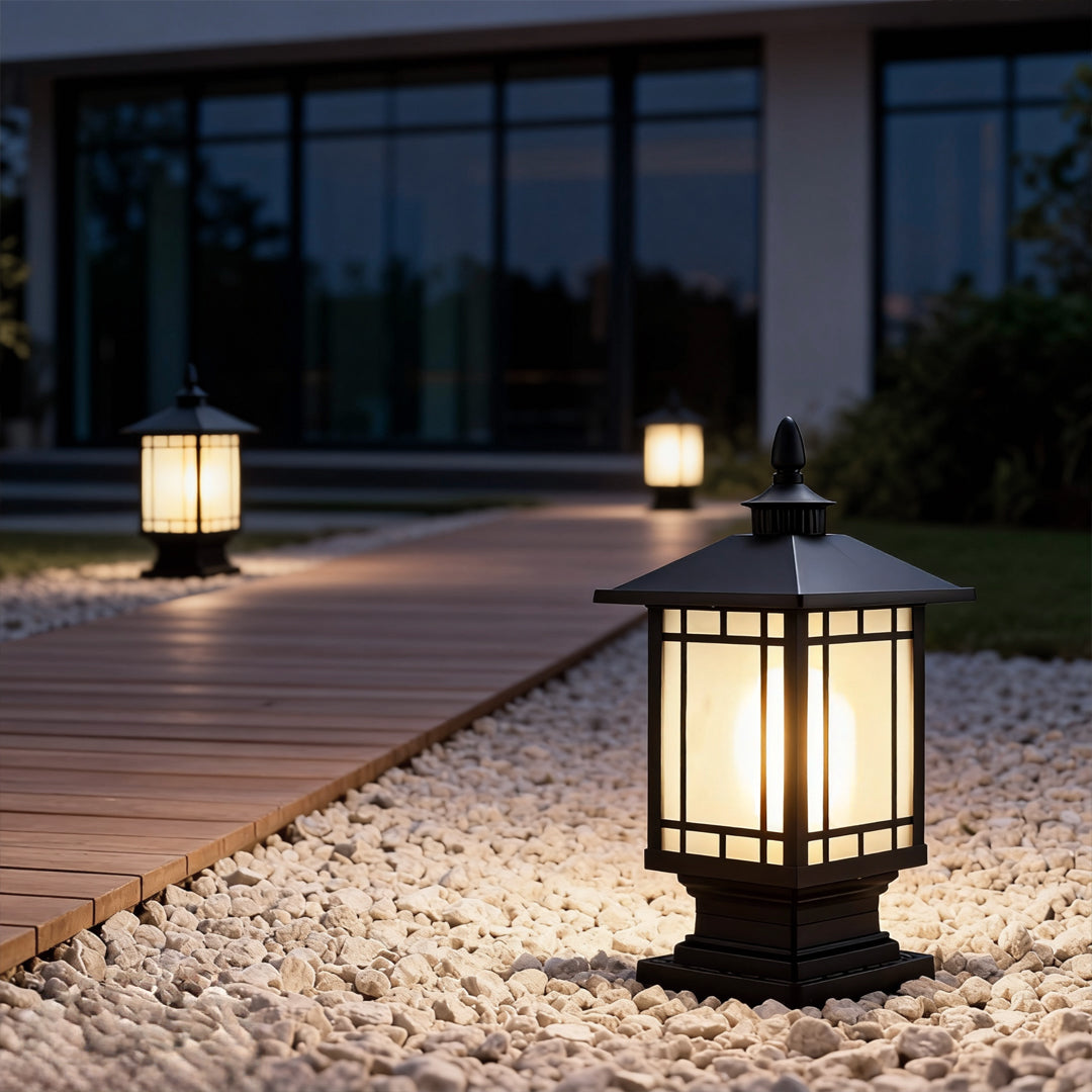 Modern Retro Outdoor Pillar Light — Die-Cast Aluminum, Frosted Glass, 12W LED E27, IP55, 3000K Warm White, Bronze or Black