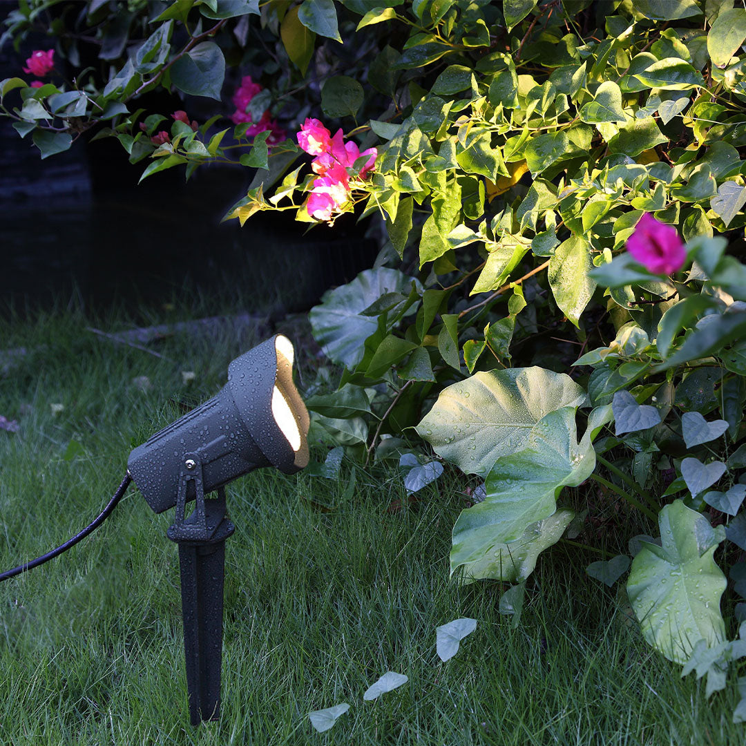 Waterproof LED Landscape Spotlight with Exterior Spike Design
