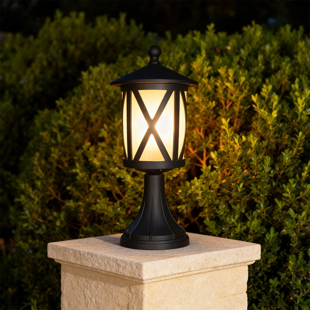 Vintage Outdoor Pillar Light — Sand-Black Cast Aluminum and Glass, 9W LED, IP44, E27