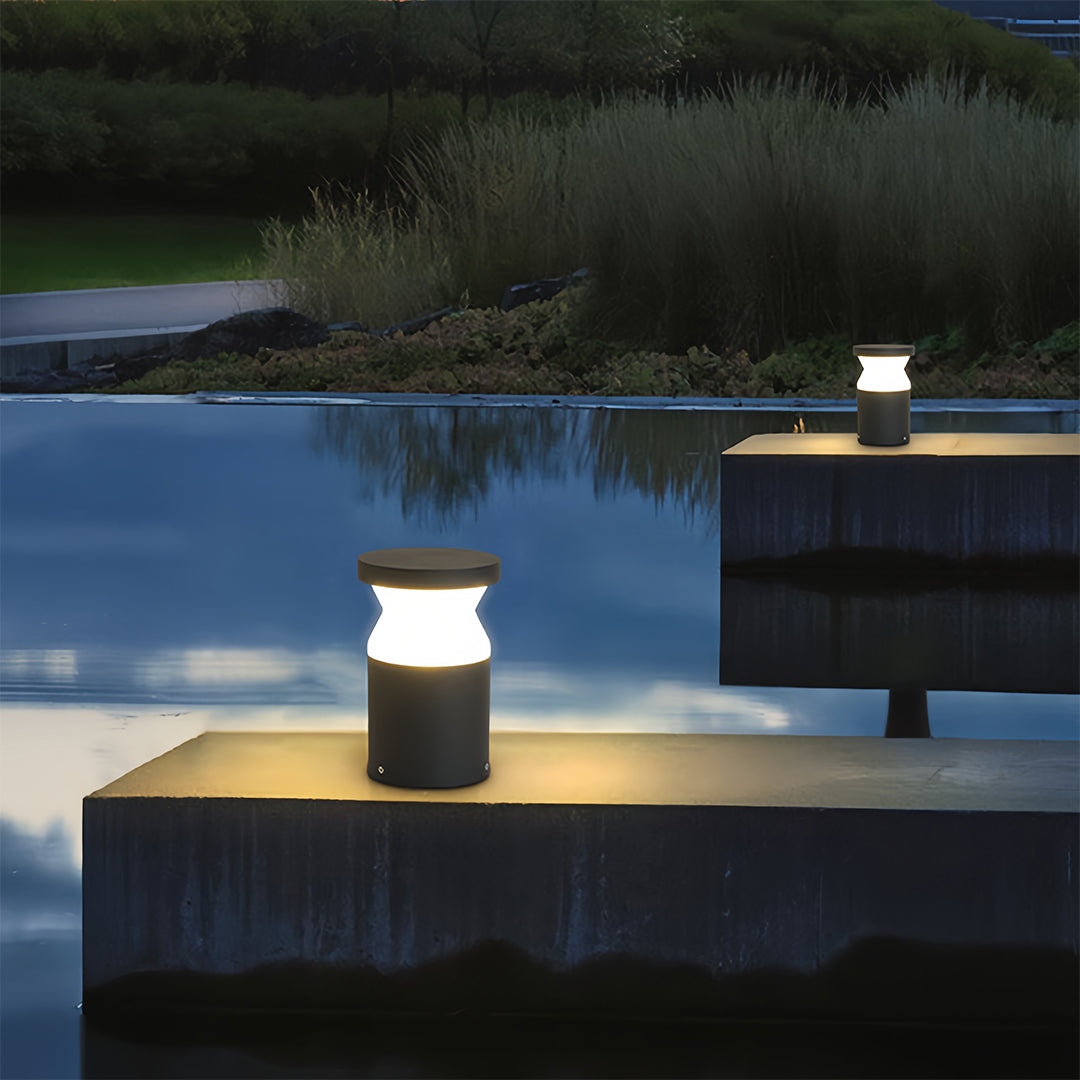 Modern Cylindrical Outdoor Bollard Path Light — Black Stainless Steel, 4W LED, IP54, 3000K Warm White