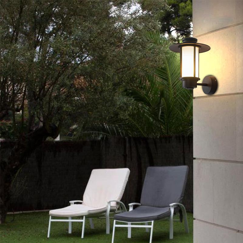 Top Hat Outdoor Wall Sconce — Black Die-Cast Aluminum, LED 5W, IP54 Weatherproof, 3200K