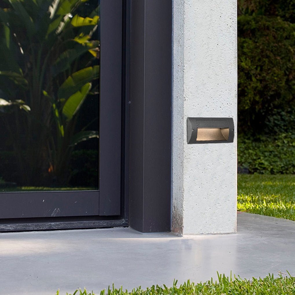 Minimalist Outdoor Step & Stair Wall Light — Die-Cast Aluminum, LED, IP65 Weatherproof, 7" x 3" x 4"