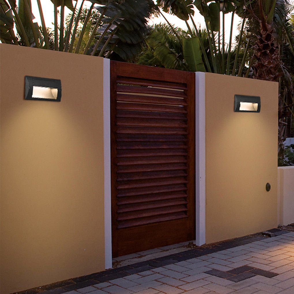 Minimalist Outdoor Step & Stair Wall Light — Die-Cast Aluminum, LED, IP65 Weatherproof, 7" x 3" x 4"