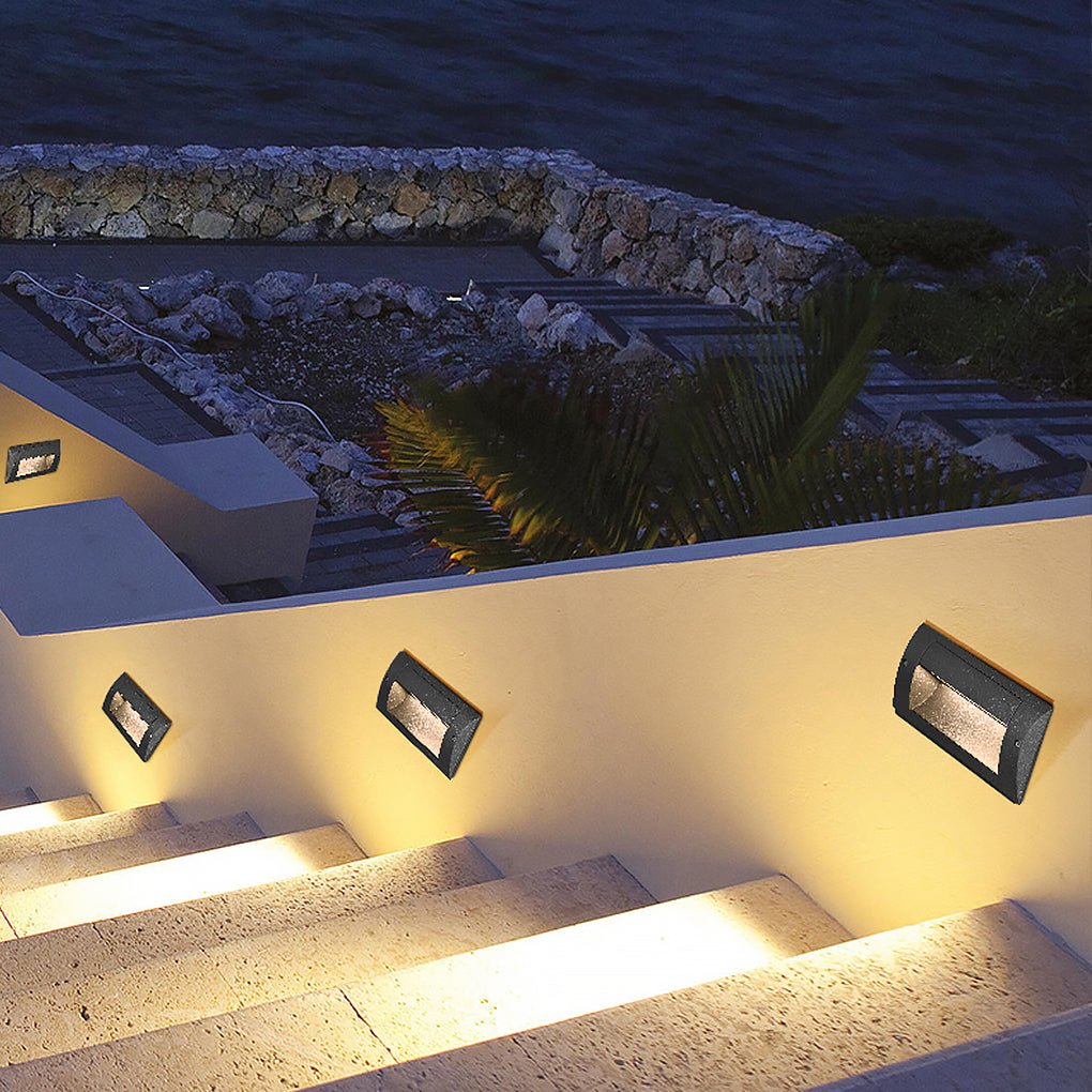 Minimalist Outdoor Step & Stair Wall Light — Die-Cast Aluminum, LED, IP65 Weatherproof, 7" x 3" x 4"
