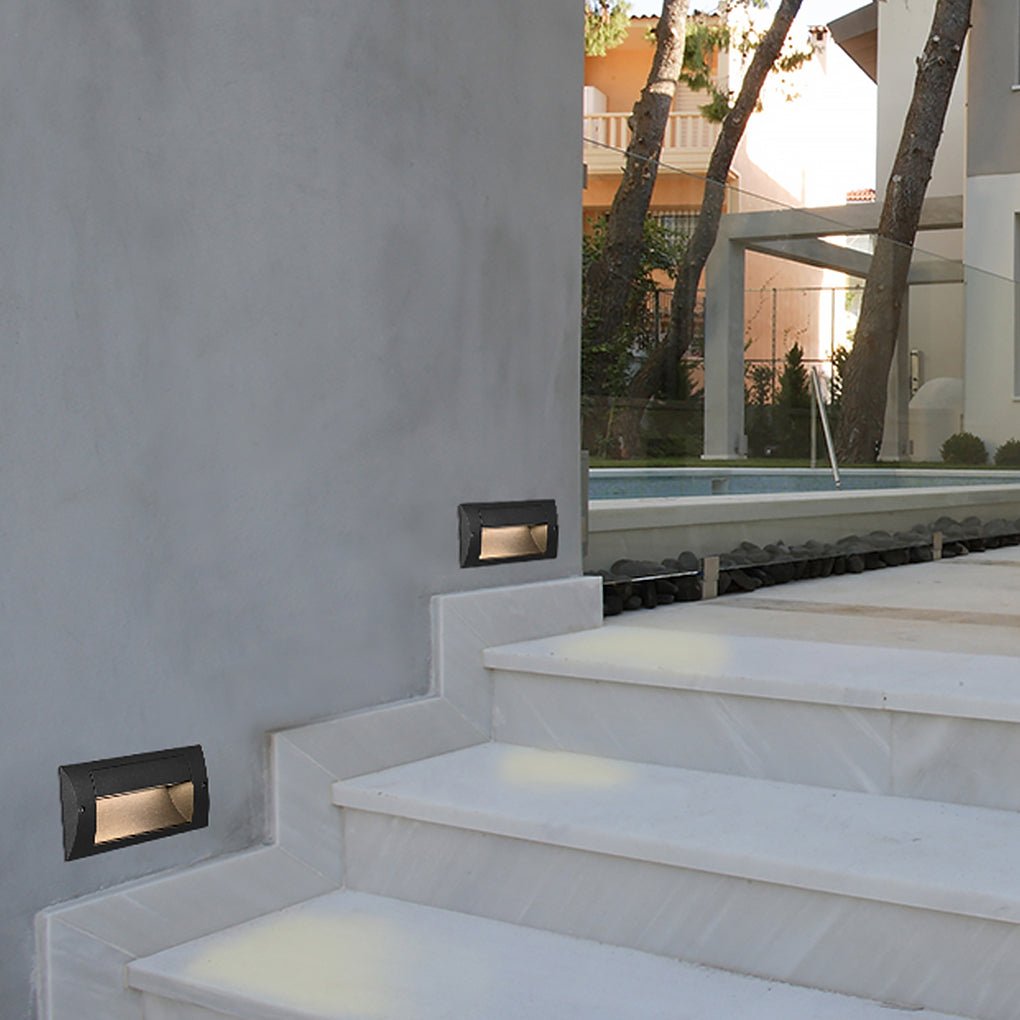 Minimalist Outdoor Step & Stair Wall Light — Die-Cast Aluminum, LED, IP65 Weatherproof, 7" x 3" x 4"