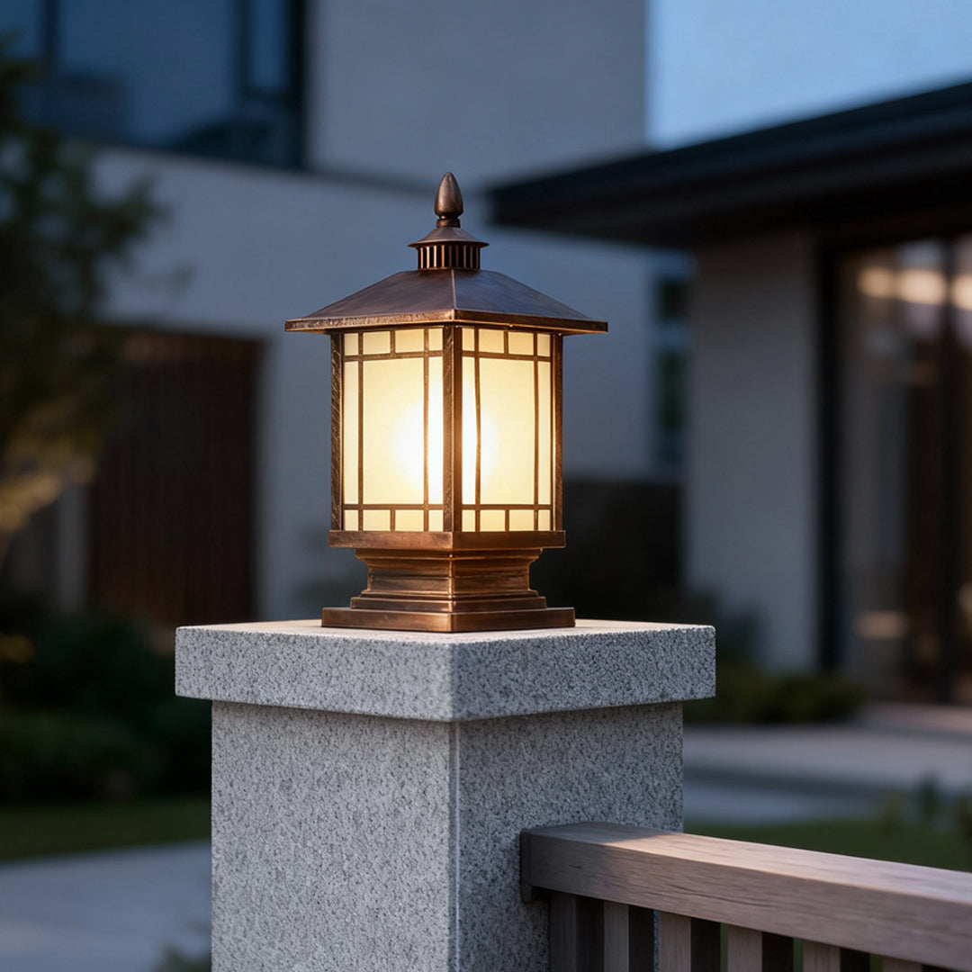Modern Retro Outdoor Pillar Light — Die-Cast Aluminum, Frosted Glass, 12W LED E27, IP55, 3000K Warm White, Bronze or Black