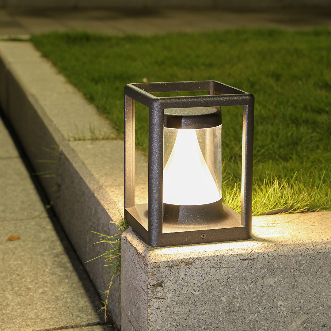 Minimalist LED Garden Stake Bollard Light — Die-Cast Aluminum, Matte Black, 8W OSRAM, IP65, 3000K