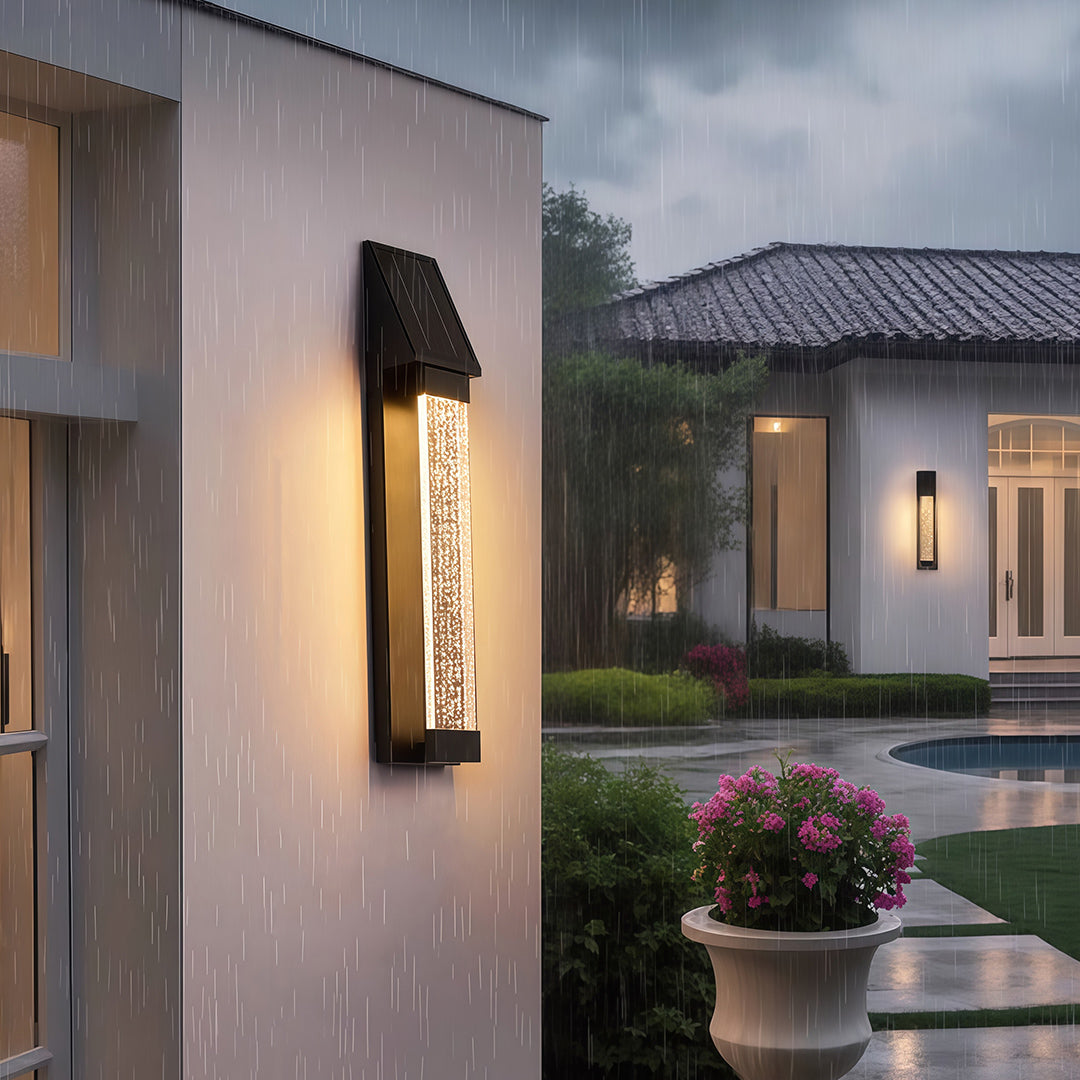 Minimalist Linear Solar Outdoor Wall Sconce — Black Stainless Steel, 5W LED, IP44, 2200mAh