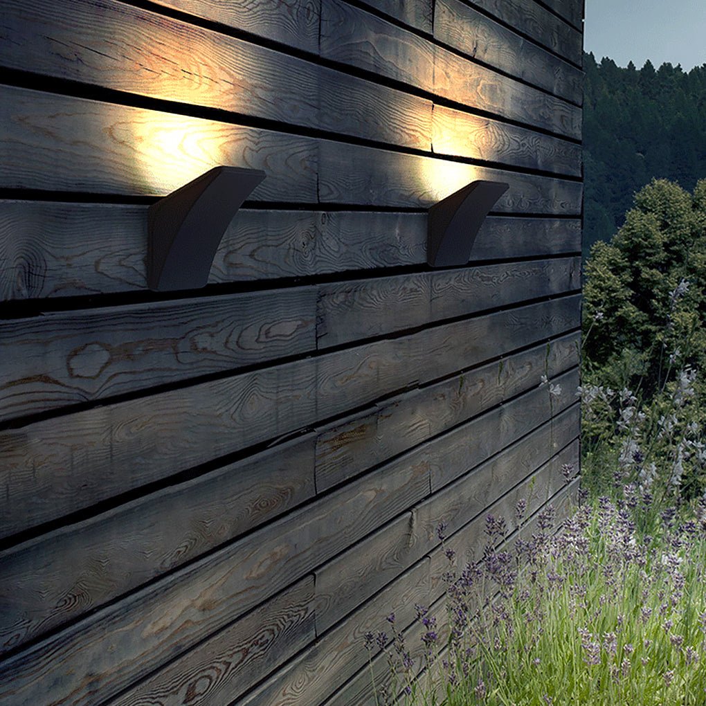 Modern Minimalist Outdoor Wall Sconce — Die-Cast Aluminum and Glass, LED 12W, IP65