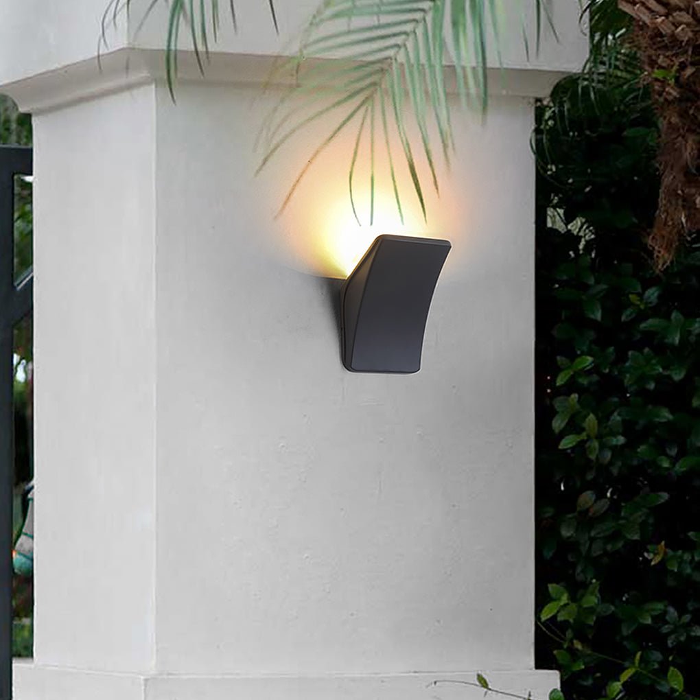 Modern Minimalist Outdoor Wall Sconce — Die-Cast Aluminum and Glass, LED 12W, IP65