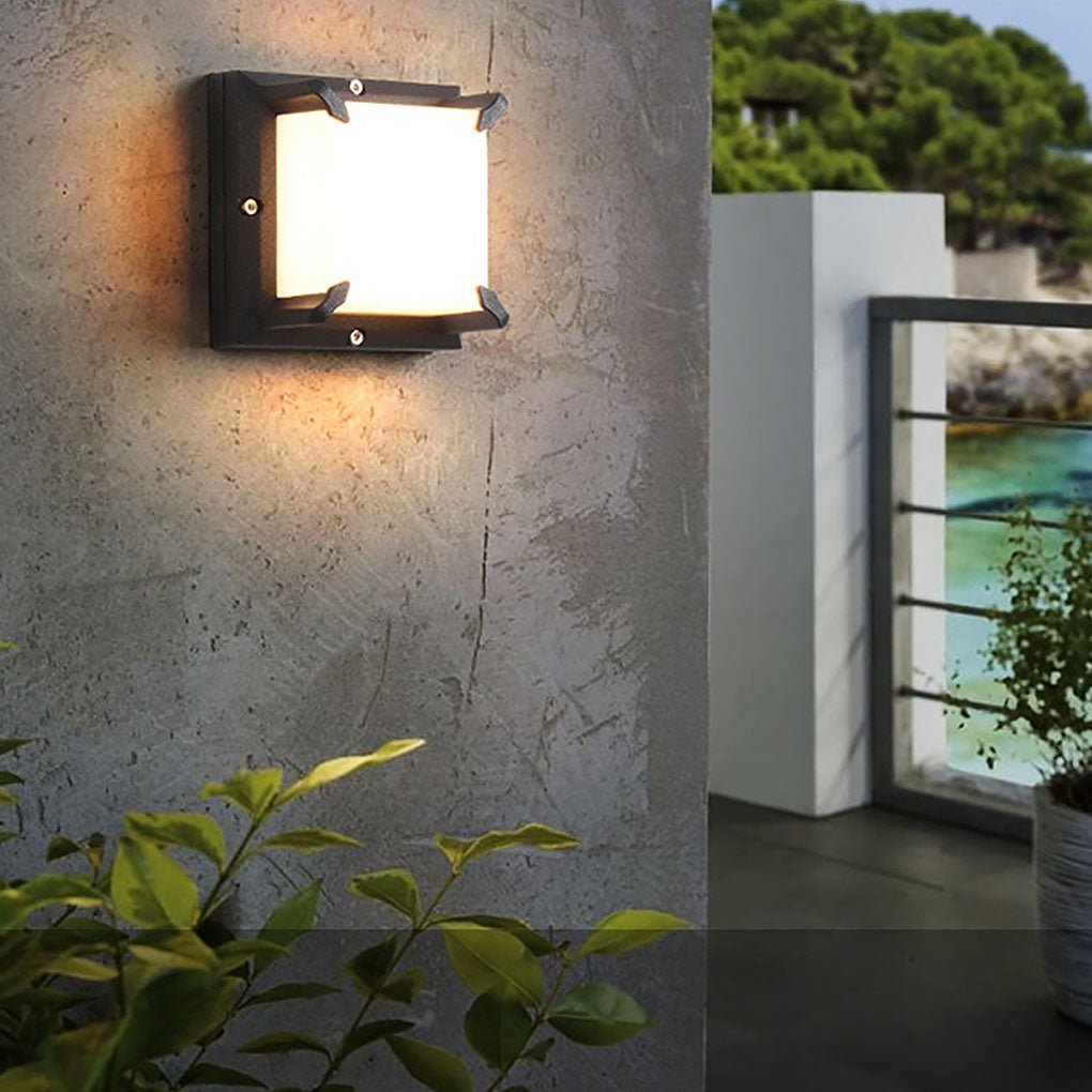 Contemporary Outdoor Wall Sconce — Black Die-Cast Aluminum, LED 5W, IP54 Weatherproof