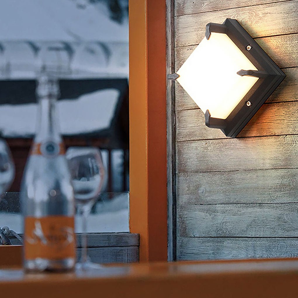 Contemporary Outdoor Wall Sconce — Black Die-Cast Aluminum, LED 5W, IP54 Weatherproof