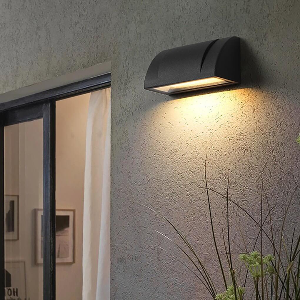 Modern Outdoor Wall Sconce — Black Aluminum and Glass, 8W LED, IP54 Weatherproof, 3000K Warm White