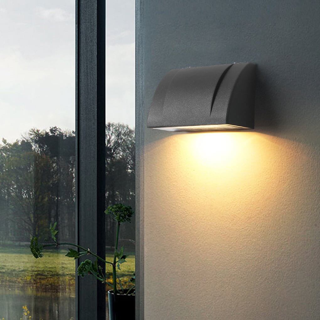 Modern Outdoor Wall Sconce — Black Aluminum and Glass, 8W LED, IP54 Weatherproof, 3000K Warm White