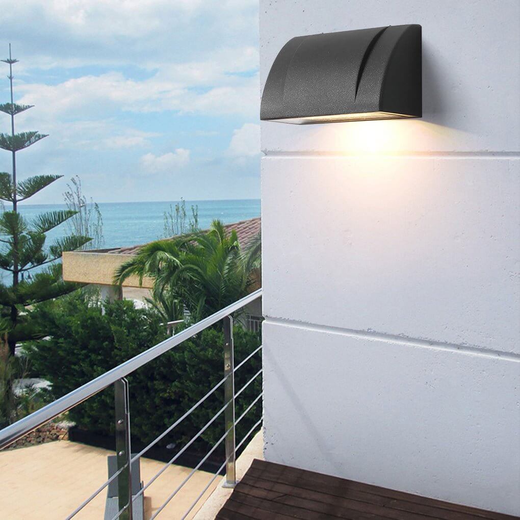 Modern Outdoor Wall Sconce — Black Aluminum and Glass, 8W LED, IP54 Weatherproof, 3000K Warm White