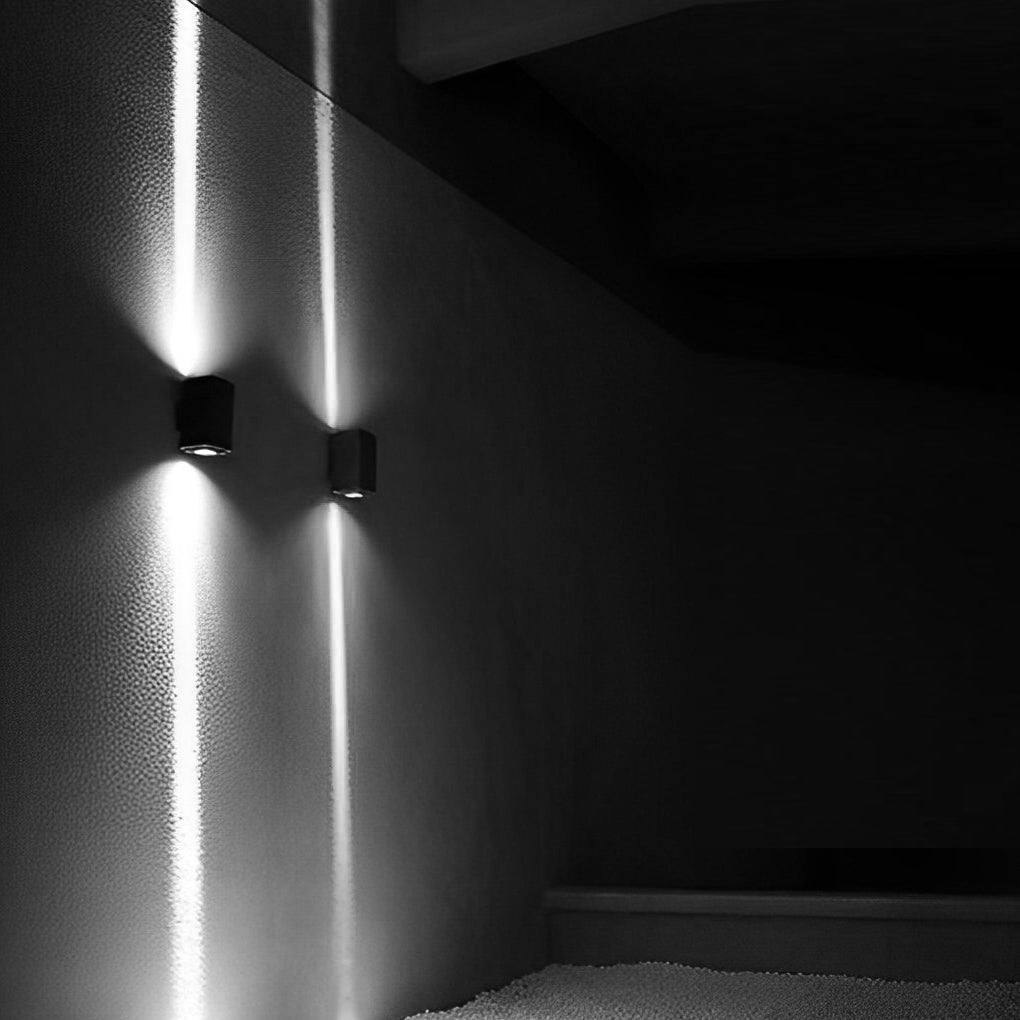 Up/Down Narrow-Beam Outdoor Wall Washer — Die-Cast Aluminum, 2×10W LED, IP65, 3 Color Temperatures
