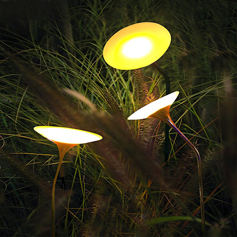 Mushroom Solar Lawn Light — Stainless Steel & Acrylic, Black & Gold, LED 3000K, IP65, Adjustable Pole, 5.9" × 33.5"