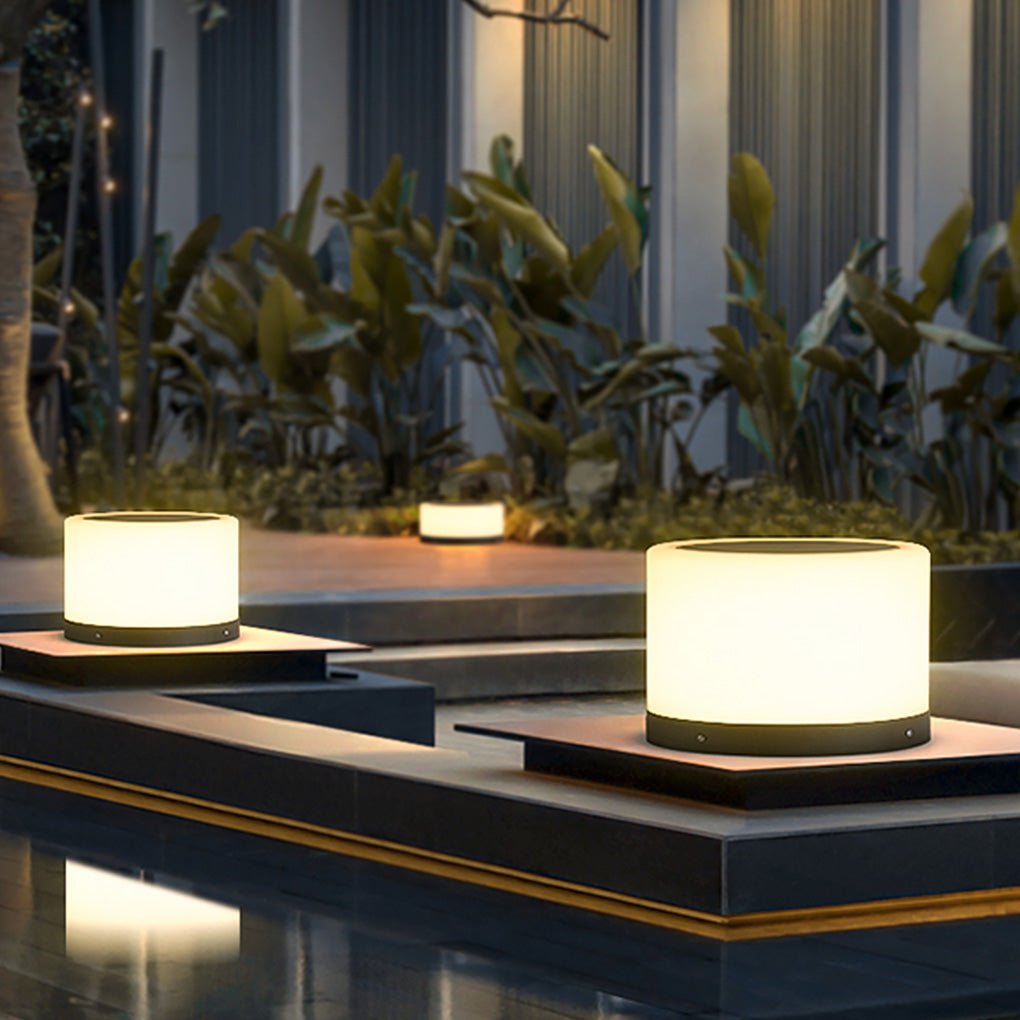 Round Solar Pillar Light — Stainless Steel & PC, LED 5W, 3000K Warm White, IP-Rated Weatherproof