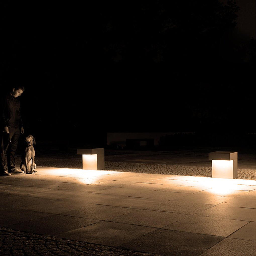 Minimalist Outdoor LED Bollard Path Light — Hardwired or Solar, 12W, IP65, 3000K Warm White, 6"W × 18"H