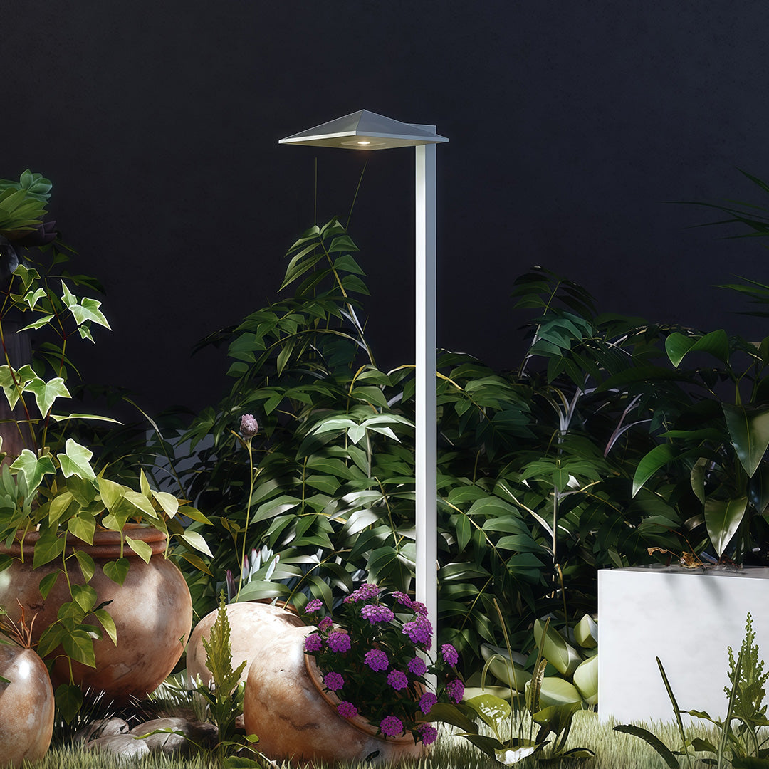 Modern Minimalist Plug-in Pathway Light — Aluminum & Glass, 7W LED, IP54, 21.65" Height
